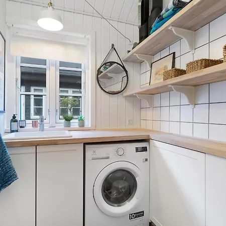 Stunning In With Kitchen
