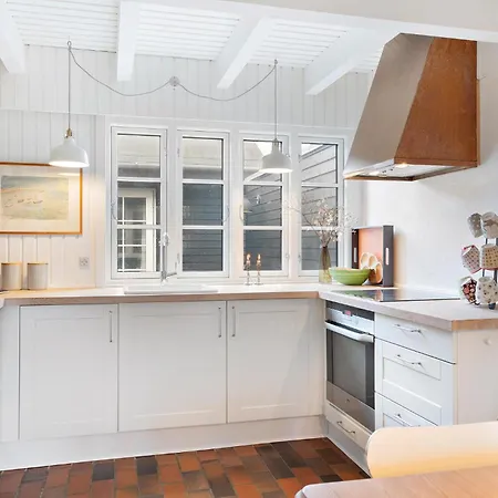 Stunning In With Kitchen